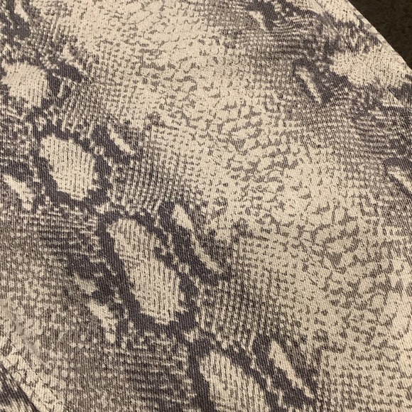 Elliott & Vine Gray Snake Reptile Animal Print Skinny Ankle Crop Jeans NWT - Picture 11 of 13